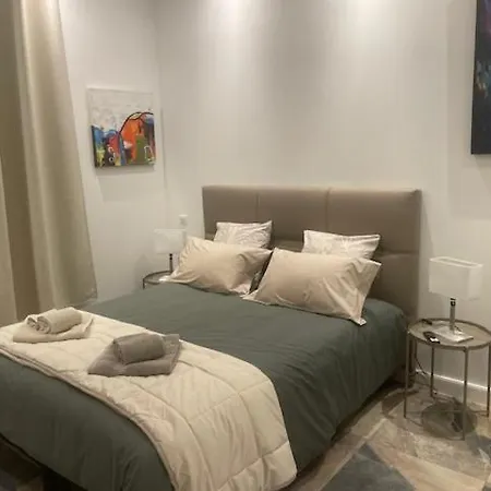 La Cour De La Trésorerie * Metz